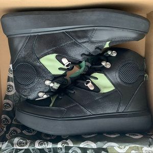 The Globetrotter by Hybrid Green Label